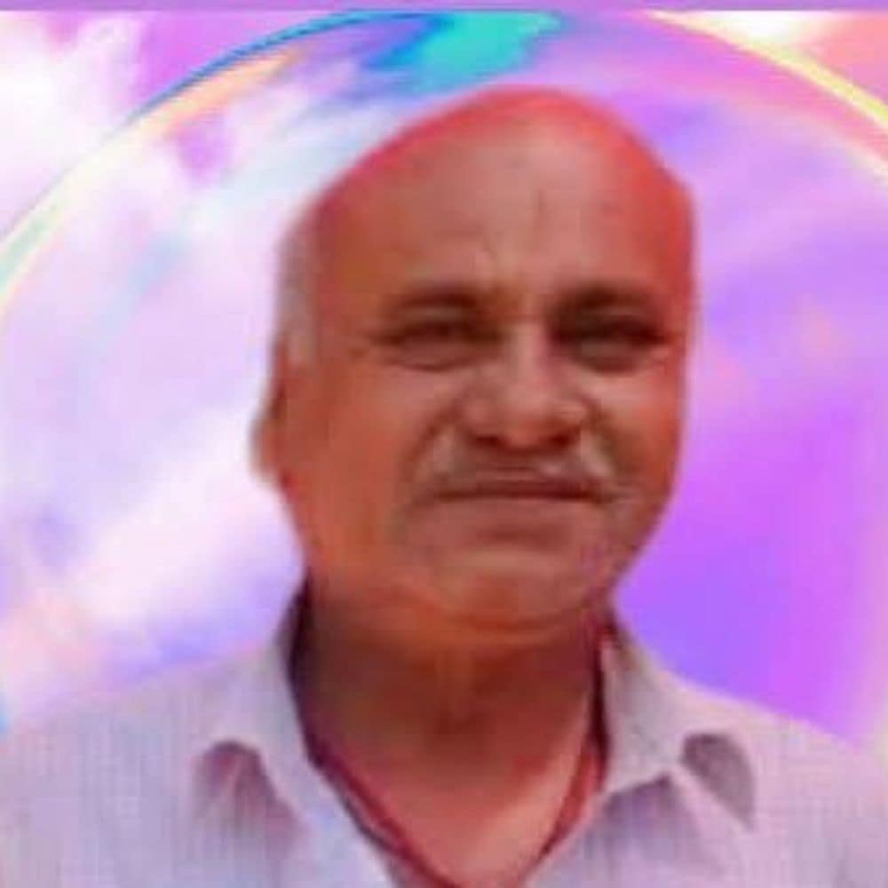 मऊ धनेशपुर दक्षिण पंचायत के पूर्व मुखिया का निधन:हार्ट अटैक से उपेंद्र यादव का देहांत, कल होगा अंतिम संस्कार