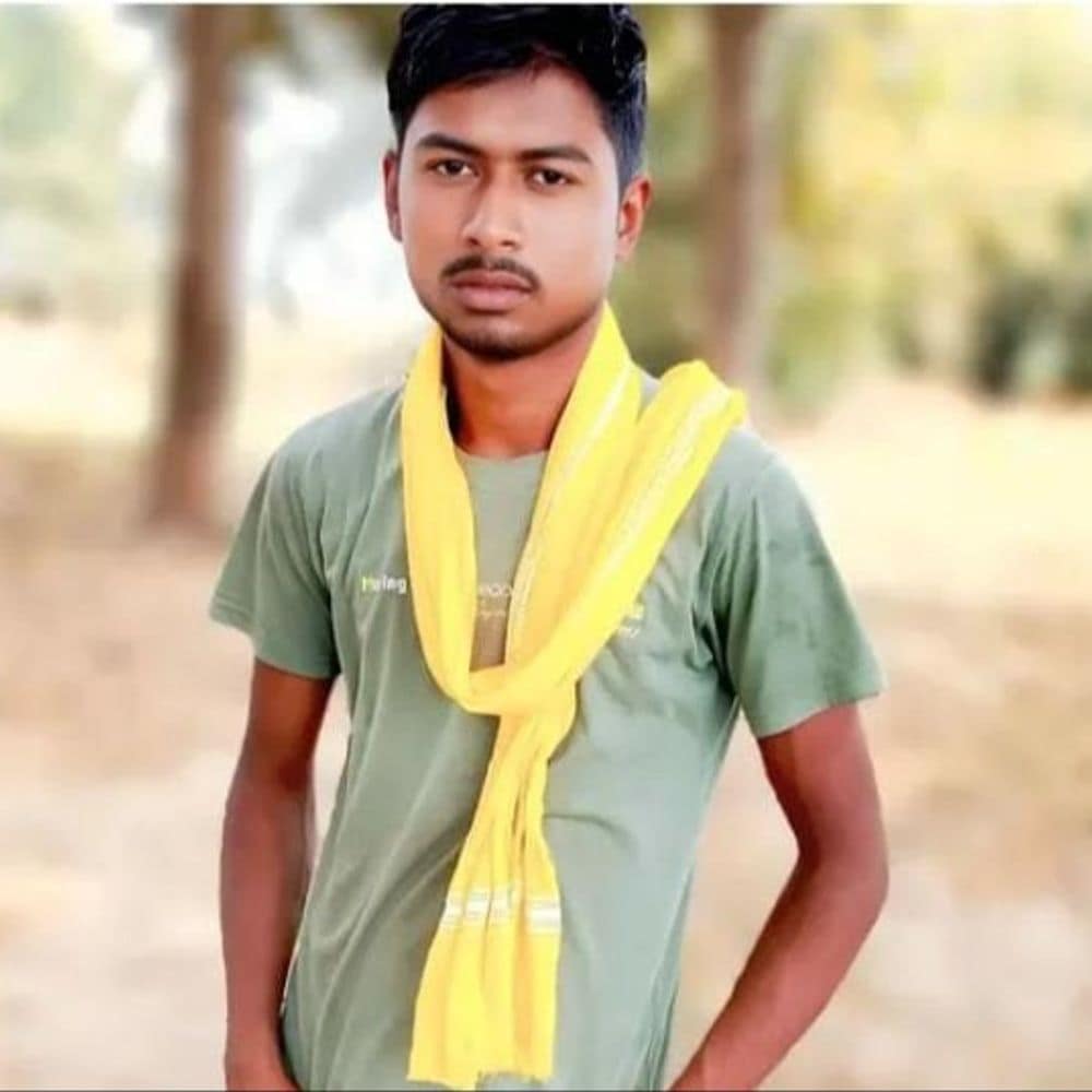भोजपुर में करंट लगने से छात्र की मौत:कोचिंग में मोटर का तार जोड़ने गया था, झटका लगते ही जमीन पर गिर पड़ा भोजपुर में करंट लगने से छात्र की मौत:कोचिंग में मोटर का तार जोड़ने गया था, झटका लगते ही जमीन पर गिर पड़ा