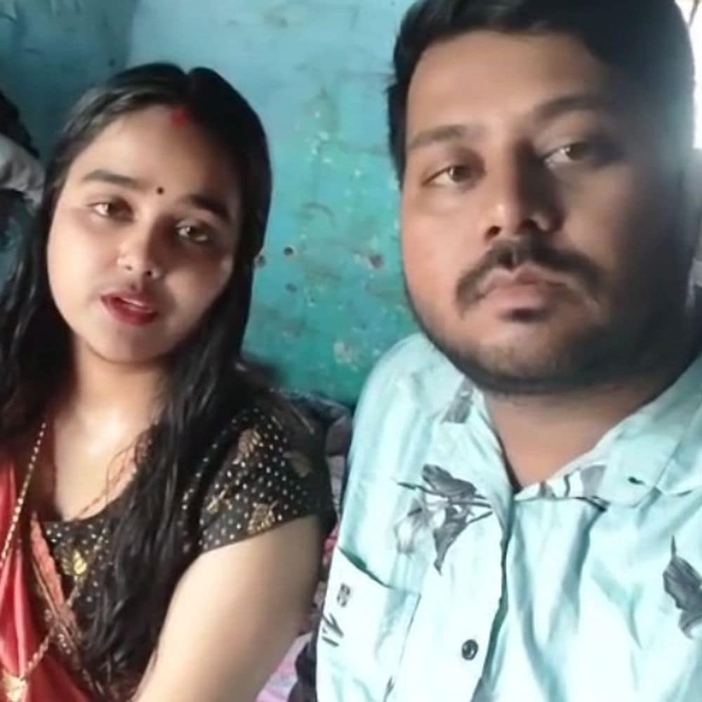 झारखंड के लव बर्ड्स ने बेतिया में की शादी, VIDEO:महिला ने वीडियो बनाकर कहा-मैं बालिग हूं, पापा-मम्मी प्लीज हमें किसी झूठे केस में न फंसाएं