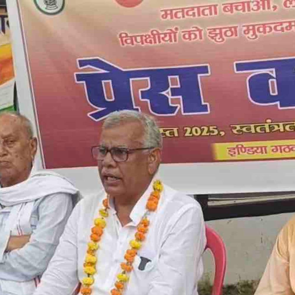 अरवल विधायक महानंद सिंह का आरोप:24 साल पुराने केस के झूठे मुकदमे में फंसाकर जेल भेजा गया, सत्ता पक्ष की साजिश अरवल विधायक महानंद सिंह का आरोप:24 साल पुराने केस के झूठे मुकदमे में फंसाकर जेल भेजा गया, सत्ता पक्ष की साजिश