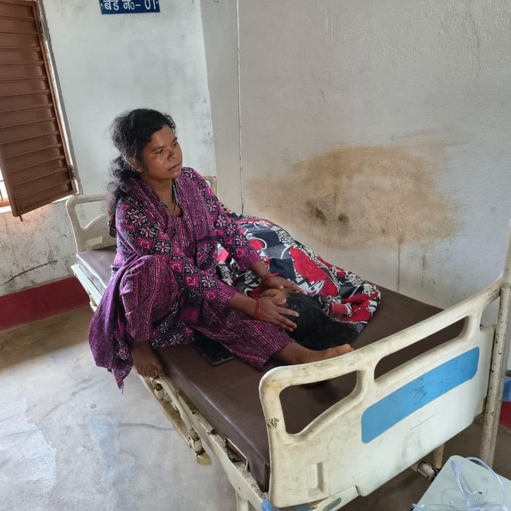 गुमला के डुमरी प्रखंड में सड़क हादसा:बाइक की टक्कर से महिला की मौत, इलाज के लिए जा रही थी गुमला के डुमरी प्रखंड में सड़क हादसा:बाइक की टक्कर से महिला की मौत, इलाज के लिए जा रही थी