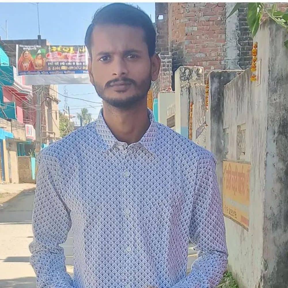 अररिया में किराए के मकान में युवक ने की आत्महत्या:6 महीने पहले किया था लव मैरेज, परिजन बोले-शादी से लड़की की मां थी नाराज अररिया में किराए के मकान में युवक ने की आत्महत्या:6 महीने पहले किया था लव मैरेज, परिजन बोले-शादी से लड़की की मां थी नाराज