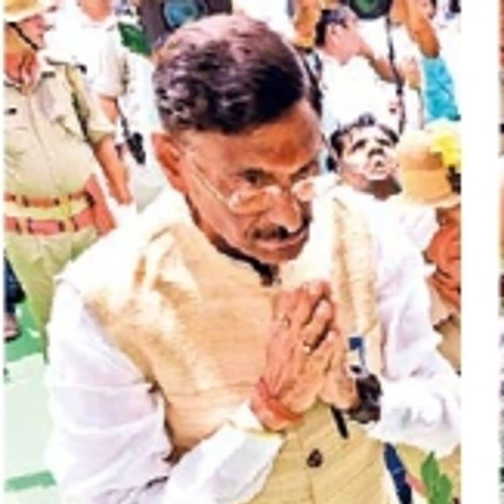 हर हाथ में था गुरुजी के लिए फूल, एक झलक पाने की बेताबी