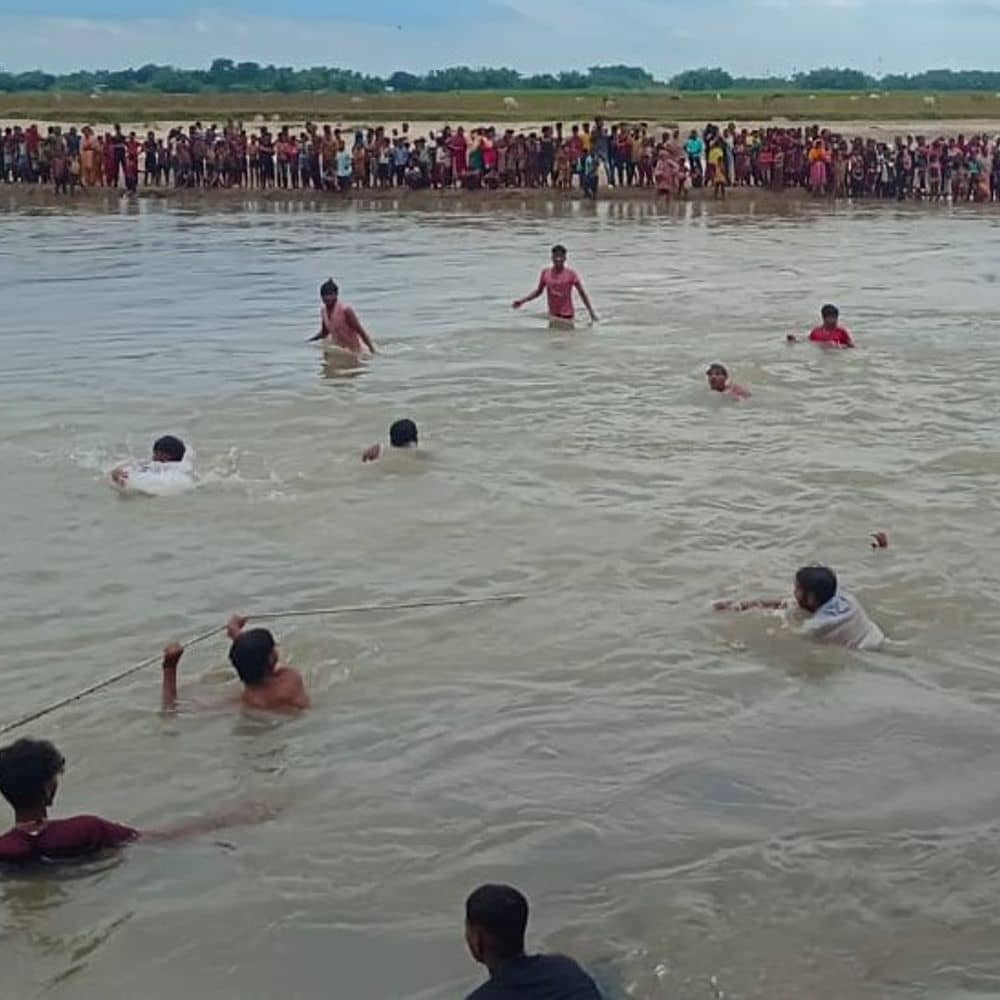 बूढ़ी कनकई नदी में डूबा 8 साल का मासूम:किशनगंज में पिता ने बड़े बेटे को बचाया, मगर छोटा बह गया बूढ़ी कनकई नदी में डूबा 8 साल का मासूम:किशनगंज में पिता ने बड़े बेटे को बचाया, मगर छोटा बह गया