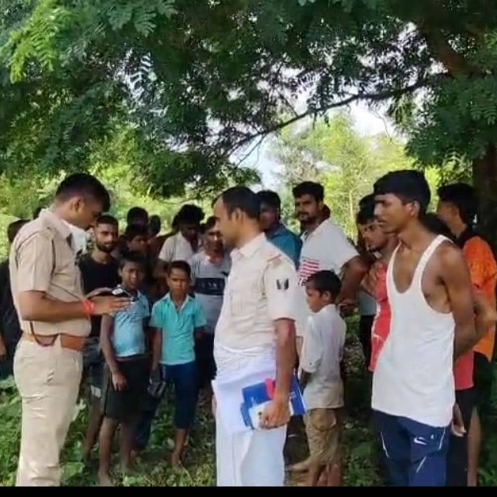 जहानाबाद में झाड़ी से मिली सड़ी-गली लाश:सिर धड़ से अलग, पुलिस को नहीं पता महिला या पुरुष; पोस्टमॉर्टम के लिए भेजा