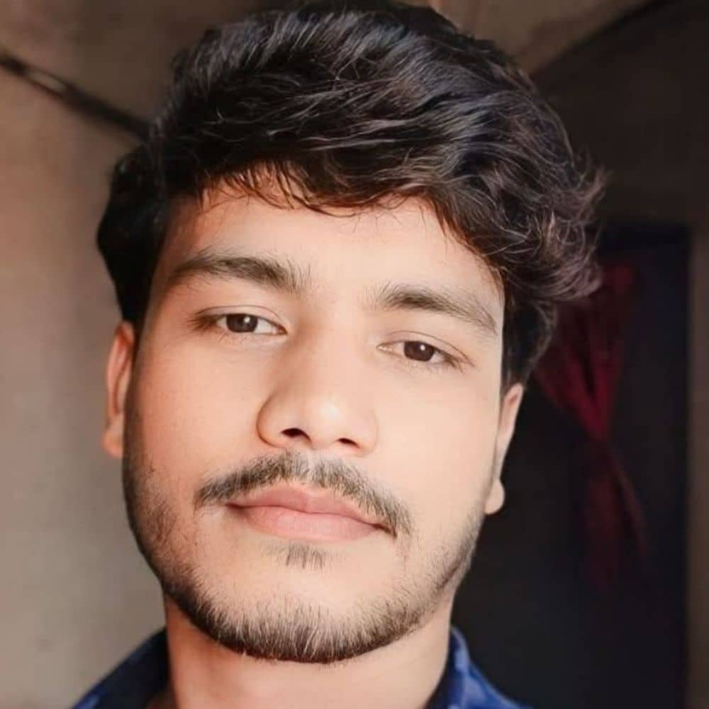 भागलपुर में सड़क हादसा, खगड़िया के युवक की मौत:NH 31 पर अज्ञात वाहन ने मारी बाइक को टक्कर