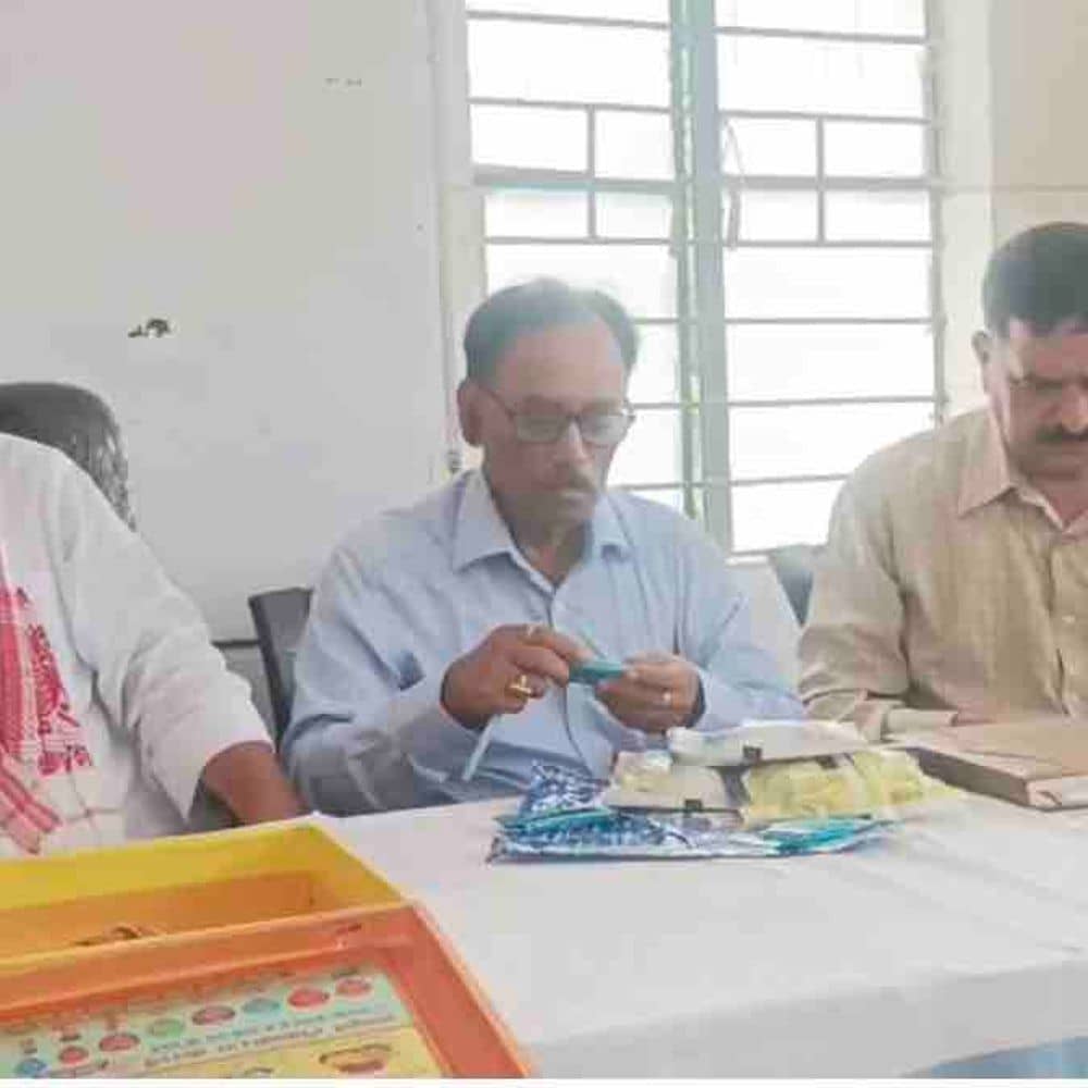 “आप मुजफ्फरपुर में इलाज कीजिए, यहां आने की जरूरत नहीं”:मधुबन CHC प्रभारी को पूर्व मंत्री राणा रणबीर सिंह ने फोन कर कहा-अस्पताल तो यूं ही चलेगा