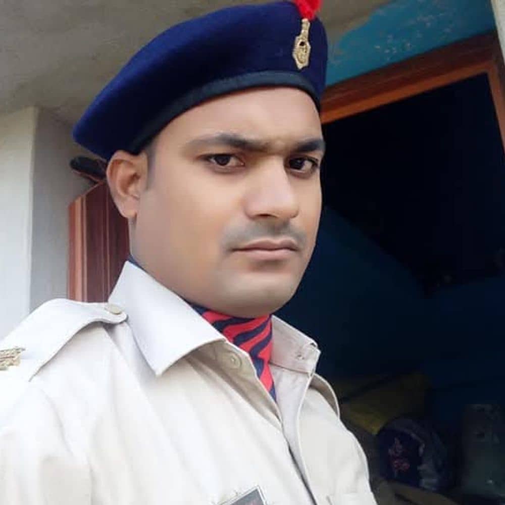 पलामू में सड़क दुर्घटना में घायल पुलिस कांस्टेबल की मौत:एक सप्ताह पहले कार्यालय से घर जाने के दौरान हुआ था हादसा पलामू में सड़क दुर्घटना में घायल पुलिस कांस्टेबल की मौत:एक सप्ताह पहले कार्यालय से घर जाने के दौरान हुआ था हादसा