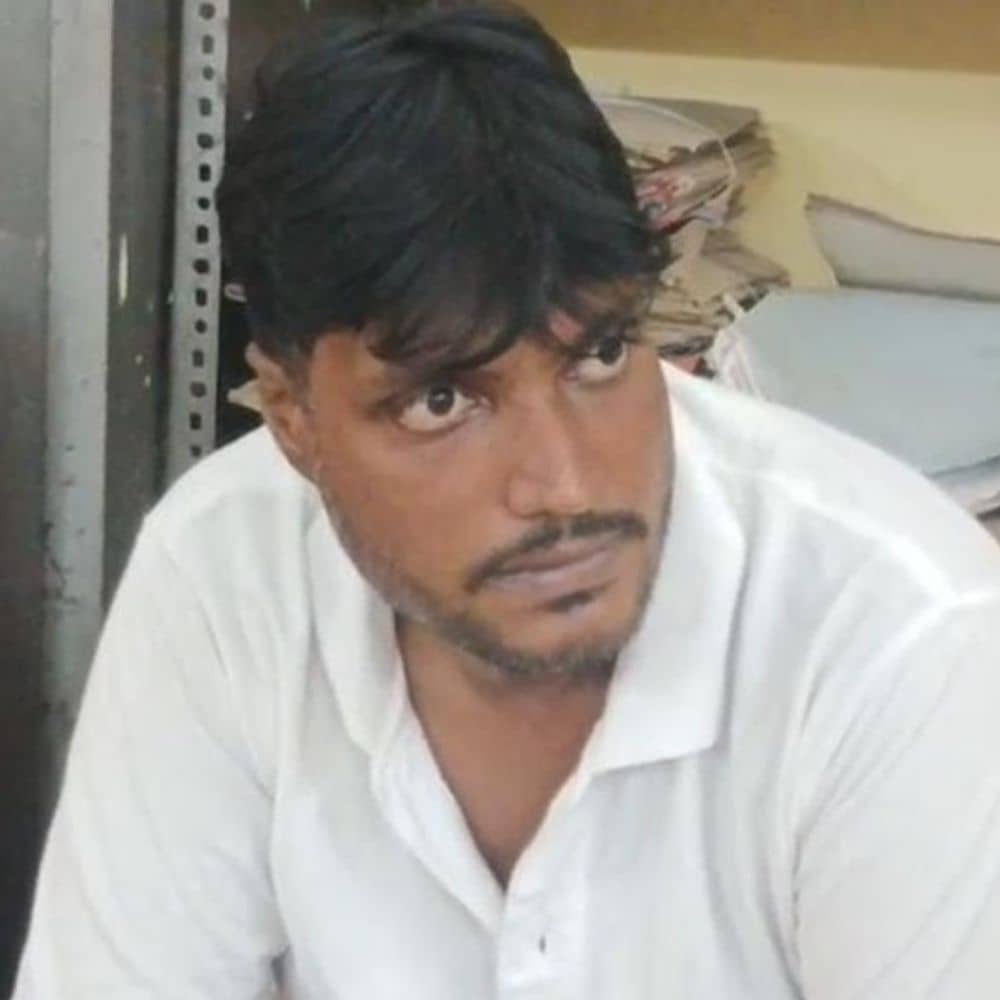 पटना में 8 किलो गांजा के साथ 3 तस्कर गिरफ्तार:लंबे समय से पटना जंक्शन से सटे गुमटी में चल रहा था कारोबार, राघोपुर दियारा इलाके से जुड़ा है कनेक्शन पटना में 8 किलो गांजा के साथ 3 तस्कर गिरफ्तार:लंबे समय से पटना जंक्शन से सटे गुमटी में चल रहा था कारोबार, राघोपुर दियारा इलाके से जुड़ा है कनेक्शन
