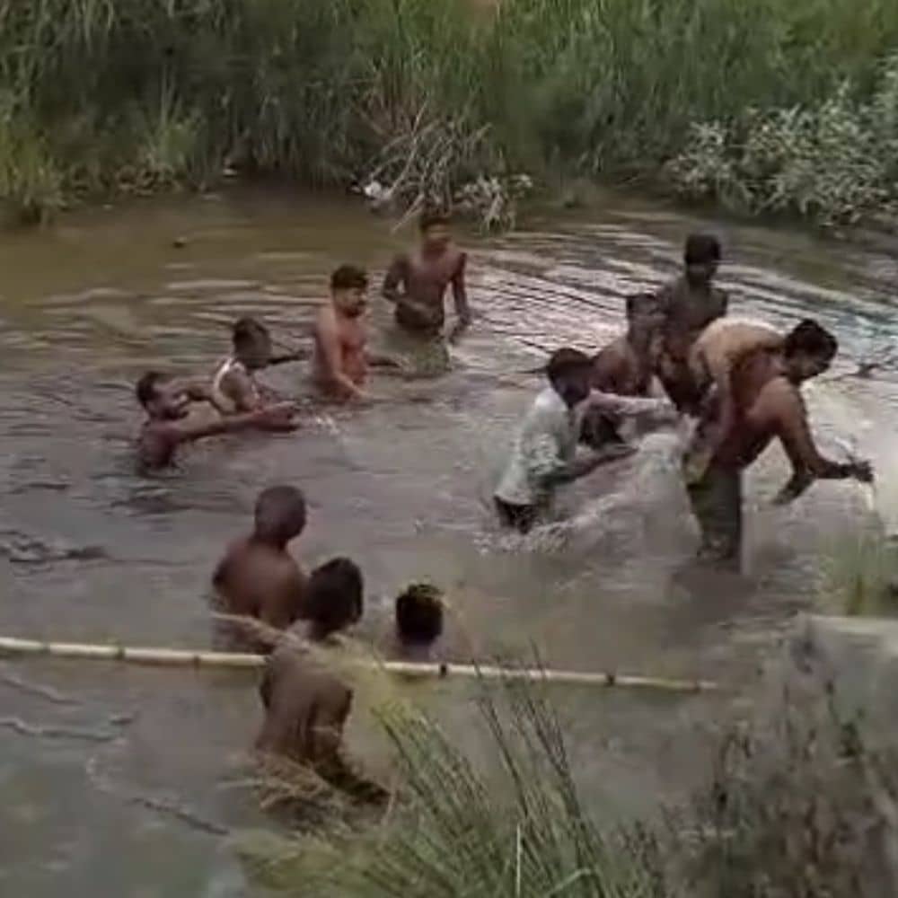 बेतिया में नदी में नहाने गए बच्चे की मौत:स्कूल से लौटकर दोस्तों के साथ मोहनी पुल पहुंचा था, गहरे पानी में जाने से हादसा