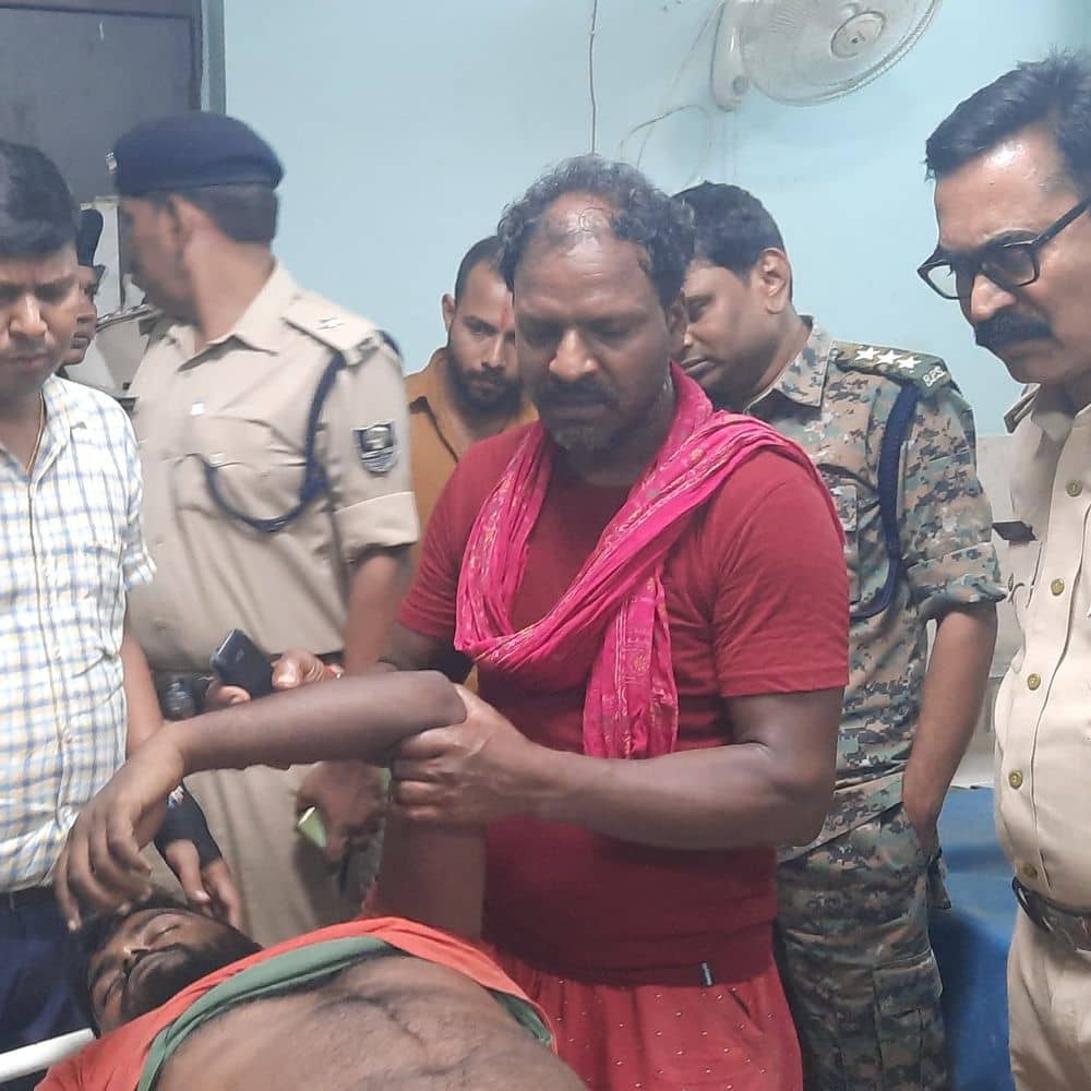 सुपौल में सेल्समैन की गोली मारकर हत्या:अररिया से घर लौटते समय बाइक सवार बदमाशों ने किया वार, माता-पिता का इकलौता बेटा था सुपौल में सेल्समैन की गोली मारकर हत्या:अररिया से घर लौटते समय बाइक सवार बदमाशों ने किया वार, माता-पिता का इकलौता बेटा था