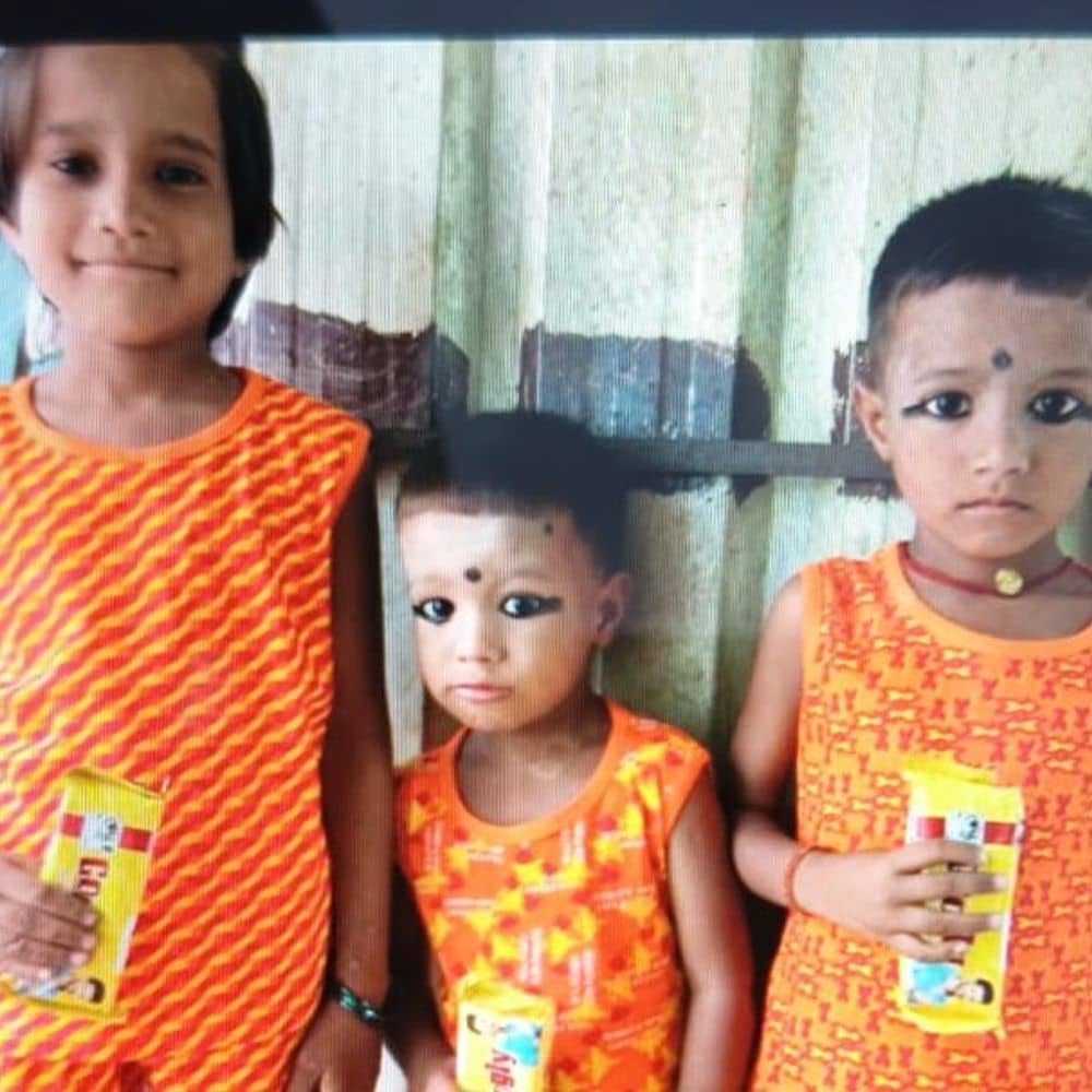फूड पॉइजनिंग से 3 बच्चों की मौत:परिजन बोले- दूध पीकर सोए थे; दो भाई ने अरवल में तोड़ा दम, बहन की PMCH में मौत फूड पॉइजनिंग से 3 बच्चों की मौत:परिजन बोले- दूध पीकर सोए थे; दो भाई ने अरवल में तोड़ा दम, बहन की PMCH में मौत