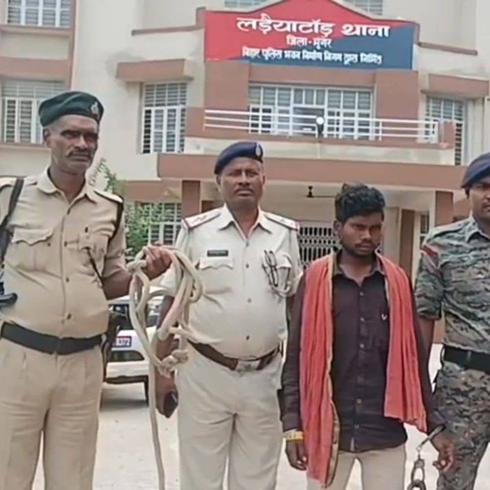 मुंगेर से नक्सली गिरफ्तार, हत्या की साजिश का आरोप:मुंगेर पुलिस और STF ने संयुक्त छापेमारी में घर से पकड़ा मुंगेर से नक्सली गिरफ्तार, हत्या की साजिश का आरोप:मुंगेर पुलिस और STF ने संयुक्त छापेमारी में घर से पकड़ा