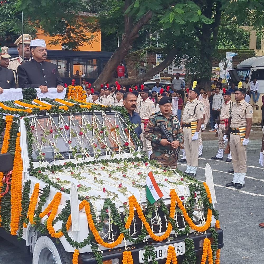 स्वतंत्रता दिवस पर गिरिडीह में शिक्षा मंत्री ने किया झंडोत्तोलन:मेडिकल कॉलेज और जेसी बोस यूनिवर्सिटी की घोषणा, सांस्कृतिक कार्यक्रमों की धूम स्वतंत्रता दिवस पर गिरिडीह में शिक्षा मंत्री ने किया झंडोत्तोलन:मेडिकल कॉलेज और जेसी बोस यूनिवर्सिटी की घोषणा, सांस्कृतिक कार्यक्रमों की धूम
