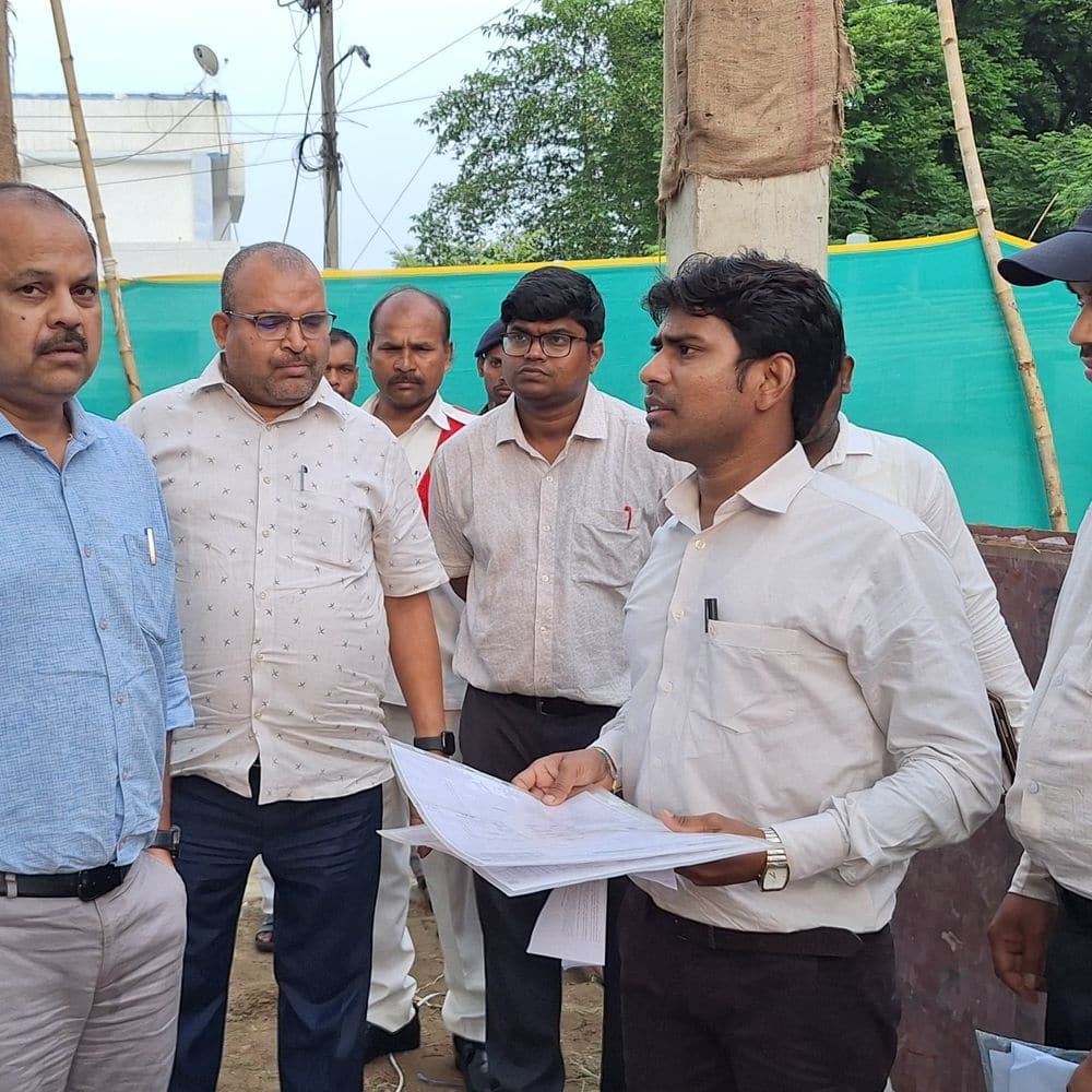 सहरसा में वन स्टॉप सेंटर के निर्माणाधीन भवन का निरीक्षण:जिलाधिकारी और उप विकास आयुक्त ने दिए गुणवत्तापूर्ण निर्माण के निर्देश