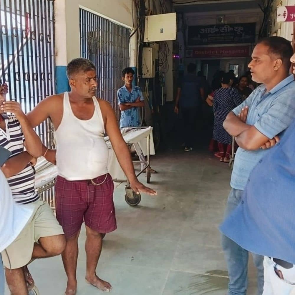 औरंगाबाद में महिला ने की खुदकुशी:कमरे में फंदे से लटका मिला शव, सुबह बच्चों को स्कूल छोड़ने गई थी; पति से फोन पर झगड़ा हुआ था औरंगाबाद में महिला ने की खुदकुशी:कमरे में फंदे से लटका मिला शव, सुबह बच्चों को स्कूल छोड़ने गई थी; पति से फोन पर झगड़ा हुआ था