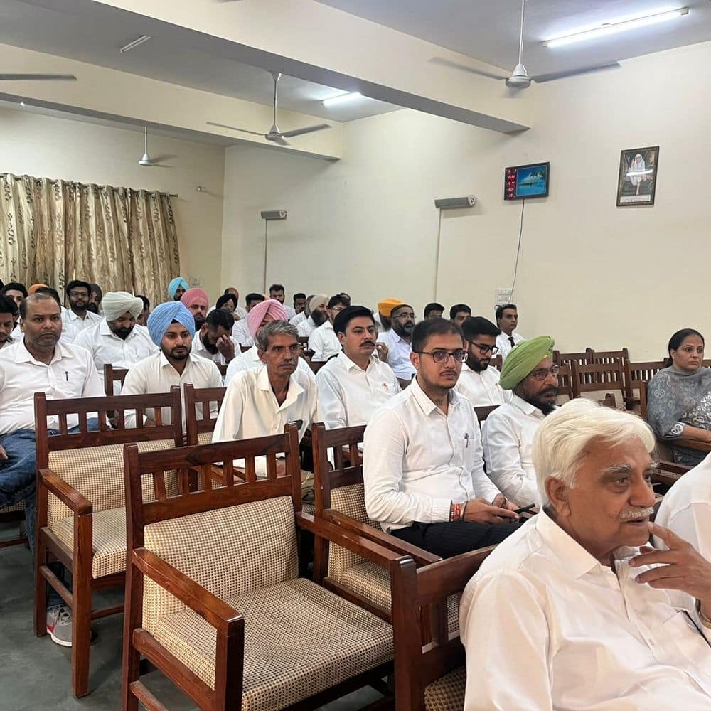जगराओं में पार्षद हिमांशु मलिक पर केस से बवाल:वकील-पुलिस आमने-सामने, जातिगत टिप्पणी का आरोप, बार एसोसिएशन ने दी राज्यव्यापी हड़ताल की चेतावनी जगराओं में पार्षद हिमांशु मलिक पर केस से बवाल:वकील-पुलिस आमने-सामने, जातिगत टिप्पणी का आरोप, बार एसोसिएशन ने दी राज्यव्यापी हड़ताल की चेतावनी