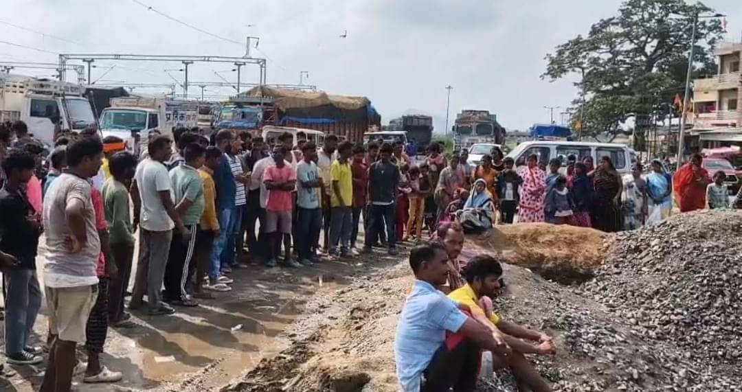 रेलवे कोचिंग काम्प्लेक्स निर्माण के गड्ढे में डूबने से मौत