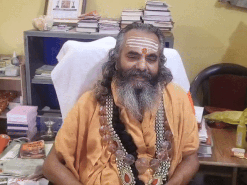 ‘चुनाव आयोग को कटघरे में खड़ा करना गलत’:’सुमेरू पीठाधीश्वर’ ने जताई नाराजगी, बोले-लोकतंत्र में जनता सर्वोपरि ‘चुनाव आयोग को कटघरे में खड़ा करना गलत’:’सुमेरू पीठाधीश्वर’ ने जताई नाराजगी, बोले-लोकतंत्र में जनता सर्वोपरि