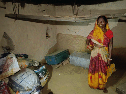 लातेहार में एक ही रात दो घरों में चोरी:नकद-जेवरात लेकर फरार हुए चोर, दो में नहीं कर पा हाथ साफ लातेहार में एक ही रात दो घरों में चोरी:नकद-जेवरात लेकर फरार हुए चोर, दो में नहीं कर पा हाथ साफ