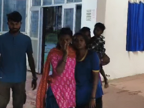 सरायकेला में भारी बारिश, कच्चा मकान ढहा, 10 लोग दबे:भरभराकर गिरी मिट्टी की दीवार, चीख-पुकार से दहला गांव; 7 गंभीर रूप से घायल
