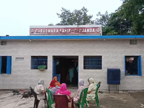 जमशेदपुर के सरजामदा गुरुद्वारा साहिब में चोरी:दानपेटी का ताला तोड़कर हजारों रुपए ले गए चोर, सीसीटीवी में कैद हुई वारदात जमशेदपुर के सरजामदा गुरुद्वारा साहिब में चोरी:दानपेटी का ताला तोड़कर हजारों रुपए ले गए चोर, सीसीटीवी में कैद हुई वारदात