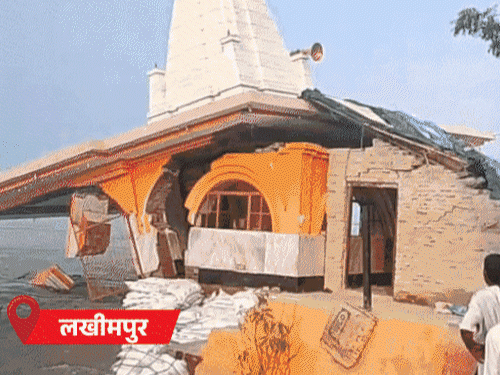 यूपी के 6 जिलों में भारी बारिश का अलर्ट:20 जिलों में बाढ़ जैसे हालात, लखीमपुर में 10 सेंकेंड में मंदिर नदी में समाया यूपी के 6 जिलों में भारी बारिश का अलर्ट:20 जिलों में बाढ़ जैसे हालात, लखीमपुर में 10 सेंकेंड में मंदिर नदी में समाया
