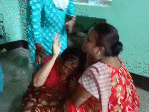 पत्नी का गला घोंटा,फिर ट्रेन के आगे कूदकर की खुदकुशी:वॉट्सऐप स्टेटस लिखा- पत्नी के अफेयर से अच्छा है मर जाना, लेकिन अकेले सजा क्यों सहे पत्नी का गला घोंटा,फिर ट्रेन के आगे कूदकर की खुदकुशी:वॉट्सऐप स्टेटस लिखा- पत्नी के अफेयर से अच्छा है मर जाना, लेकिन अकेले सजा क्यों सहे
