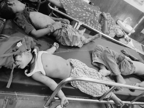 यूपी के 12 लोगों की राजस्थान में मौत:खाटू श्याम से एटा लौटते समय कंटेनर में घुसी पिकअप, 7 बच्चों ने भी दम तोड़ा यूपी के 12 लोगों की राजस्थान में मौत:खाटू श्याम से एटा लौटते समय कंटेनर में घुसी पिकअप, 7 बच्चों ने भी दम तोड़ा