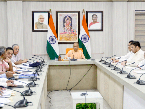 यूपी की बड़ी खबरें:रक्षाबंधन पर यूपी में बहन-बेटियों को 3 दिन फ्री बस यात्रा, CM योगी बोले- जाम न लगने पाए यूपी की बड़ी खबरें:रक्षाबंधन पर यूपी में बहन-बेटियों को 3 दिन फ्री बस यात्रा, CM योगी बोले- जाम न लगने पाए