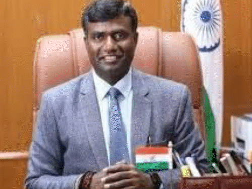 ‘टीचर वीडियो कॉल पर कपड़ा उतारने को बोलते हैं’:रांची के अल्पसंख्यक स्कूल के 15 छात्राओं का आरोप, DEO बोले- दोषी पाए गए कार्रवाई होगी ‘टीचर वीडियो कॉल पर कपड़ा उतारने को बोलते हैं’:रांची के अल्पसंख्यक स्कूल के 15 छात्राओं का आरोप, DEO बोले- दोषी पाए गए कार्रवाई होगी