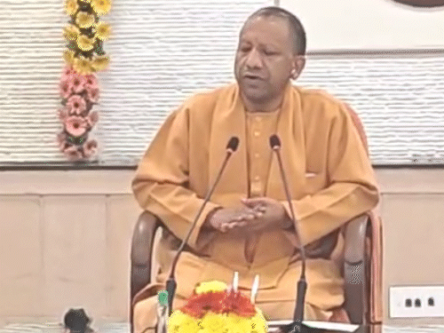 विधानसभा क्षेत्रों में 30-35 हजार फर्जी मतदाता मिले:सीएम ने कहा- उप चुनाव में संघ कार्यालय के नाम सवा सौ मुस्लिम मतदाता सामने आए, मतदाता सूची में गड़बड़ी पर मुकदमा दर्ज होगा विधानसभा क्षेत्रों में 30-35 हजार फर्जी मतदाता मिले:सीएम ने कहा- उप चुनाव में संघ कार्यालय के नाम सवा सौ मुस्लिम मतदाता सामने आए, मतदाता सूची में गड़बड़ी पर मुकदमा दर्ज होगा