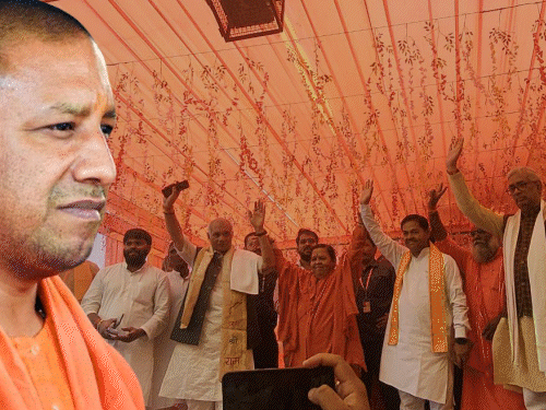 यूपी में सौदेबाजी के लिए लामबंद हो रहे समाज:ठाकुर, कुर्मी और लोध समाज ने दिखाई ताकत, सपा से ज्यादा भाजपा पर असर यूपी में सौदेबाजी के लिए लामबंद हो रहे समाज:ठाकुर, कुर्मी और लोध समाज ने दिखाई ताकत, सपा से ज्यादा भाजपा पर असर