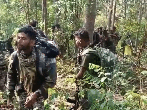 चाईबासा में सुरक्षाबल और नक्सलियों के बीच एनकाउंटर:एक नक्सली ढेर; गोइलकेरा के डेरवा और पोसैता के बीच मुठभेड़, SLR राइफल बरामद चाईबासा में सुरक्षाबल और नक्सलियों के बीच एनकाउंटर:एक नक्सली ढेर; गोइलकेरा के डेरवा और पोसैता के बीच मुठभेड़, SLR राइफल बरामद