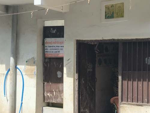 साहिबगंज में ED की टीम ने दी दबिश:कबाड़ी व्यवसायी के घर छापेमारी जारी, गोवा कनेक्शन आ रहा सामने साहिबगंज में ED की टीम ने दी दबिश:कबाड़ी व्यवसायी के घर छापेमारी जारी, गोवा कनेक्शन आ रहा सामने