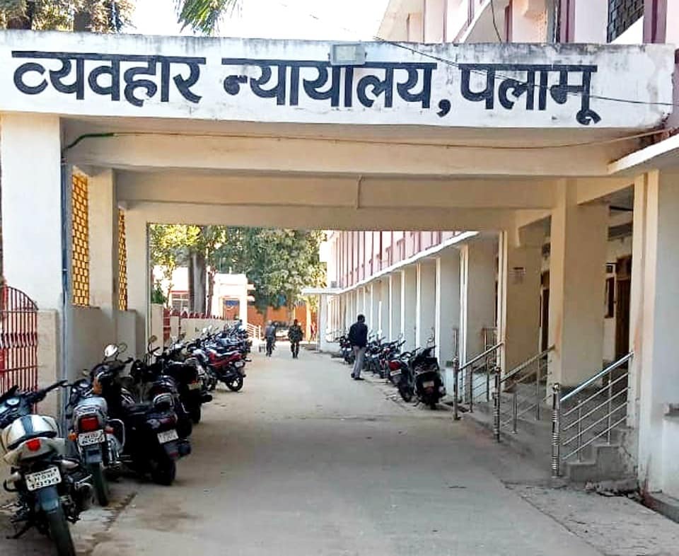 दोहरे हत्याकांड में दो बेटे, पिता सहित चार को आजीवन कारावास